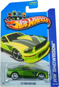 2013 Hot Wheels '07 Ford Mustang on its card